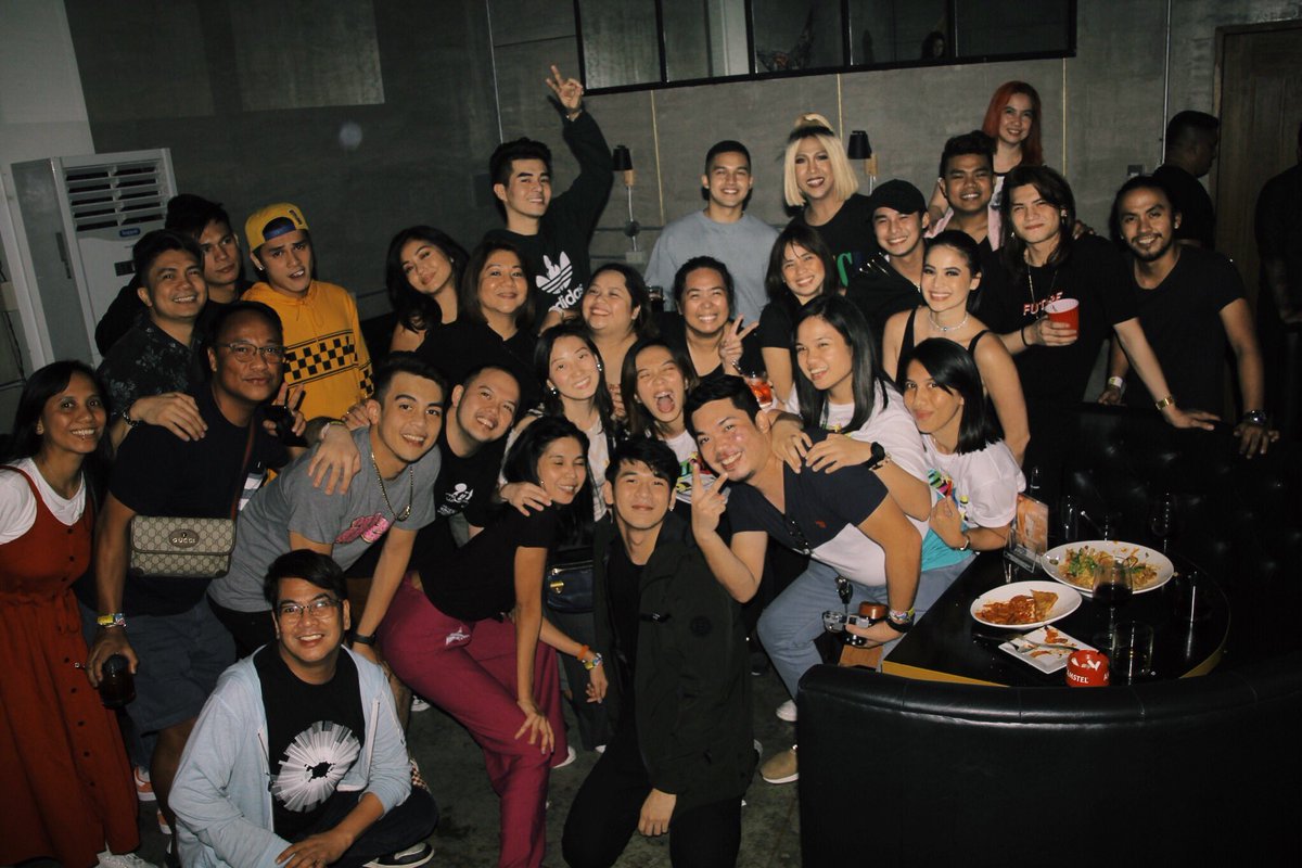 hashtag_k1d's tweet photo. It’s Showtime Family ❤️💯 https://t.co/uZKq8ChFnI