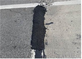 #성남시 #중원구건설과 #도로소파보수
성남이천로 광주방향 섬말교남단 도로소파보수 완료하였습니다.