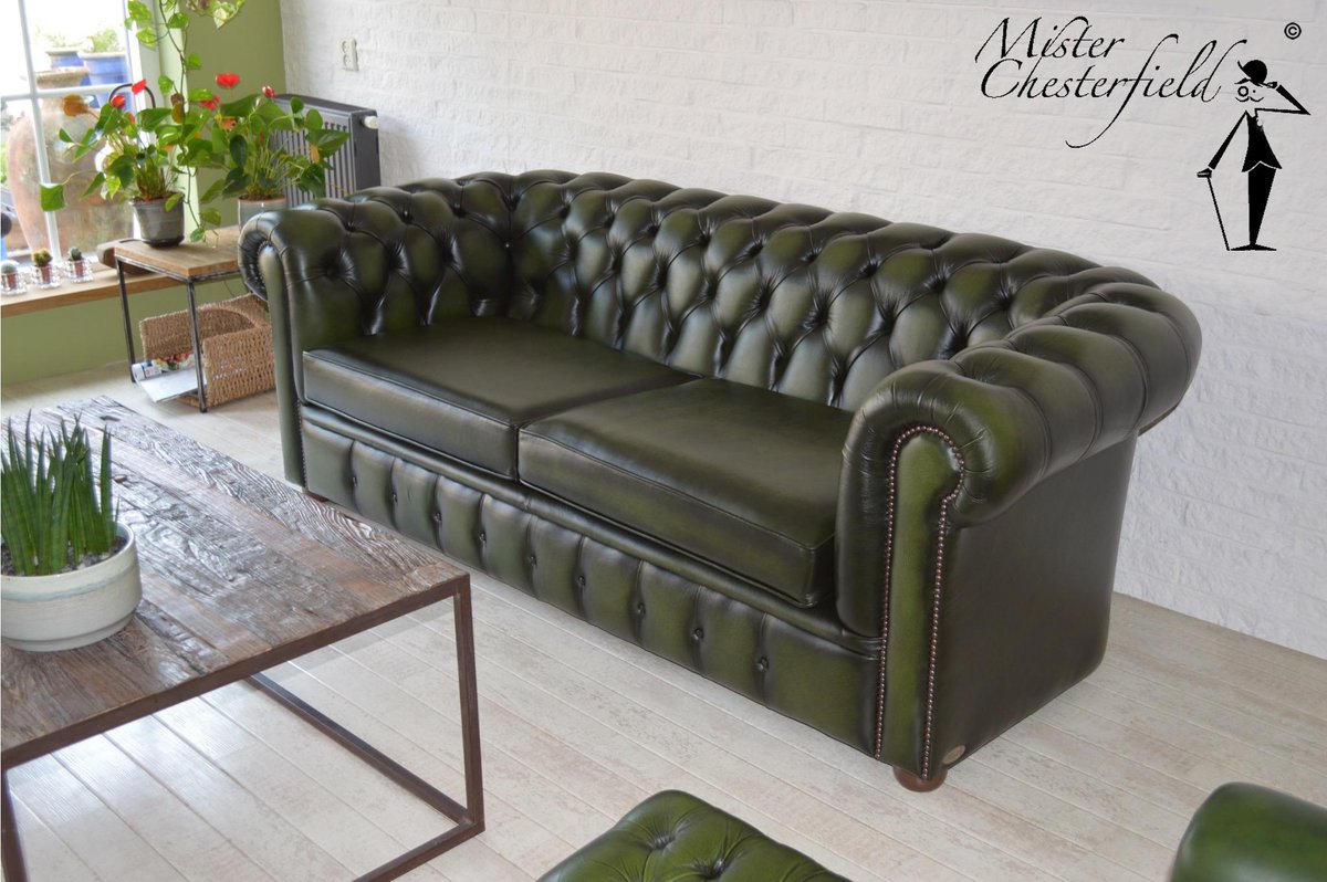 Chesterfield_MR's tweet photo. De groene Chesterfield :-) Wij zijn sowieso fan en weten uit ervaring dat het plaatsen van een Chesterfield in groen meestal een schot in de roos is. https://t.co/lVhmUyORlm