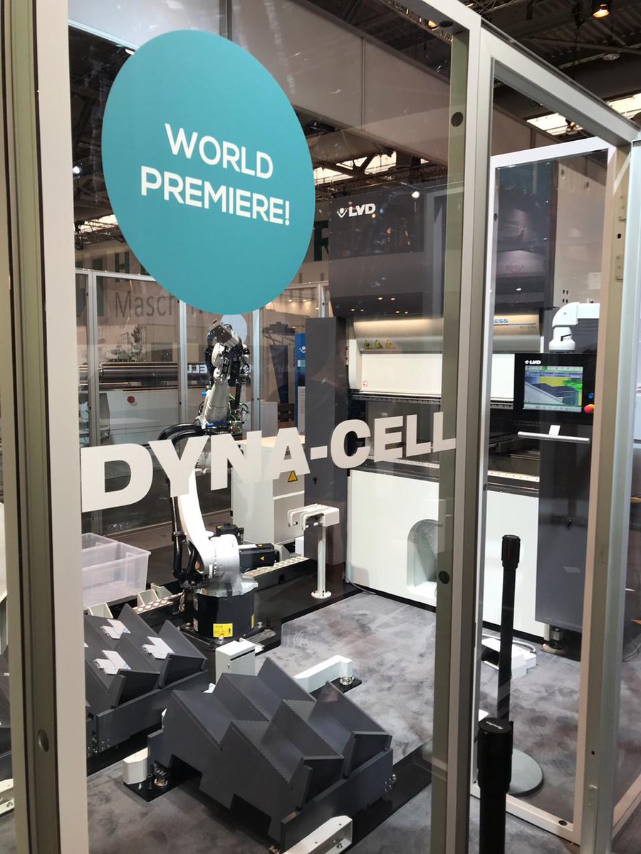 LVDCompanynv's tweet photo. We're unveiling our new compact robotized bending cell #DynaCell in #hall12 #standF104 #EuroBLECH2018 #bringbaremetaltolife #stepintothedigitalreality https://t.co/hLstNjMAqf