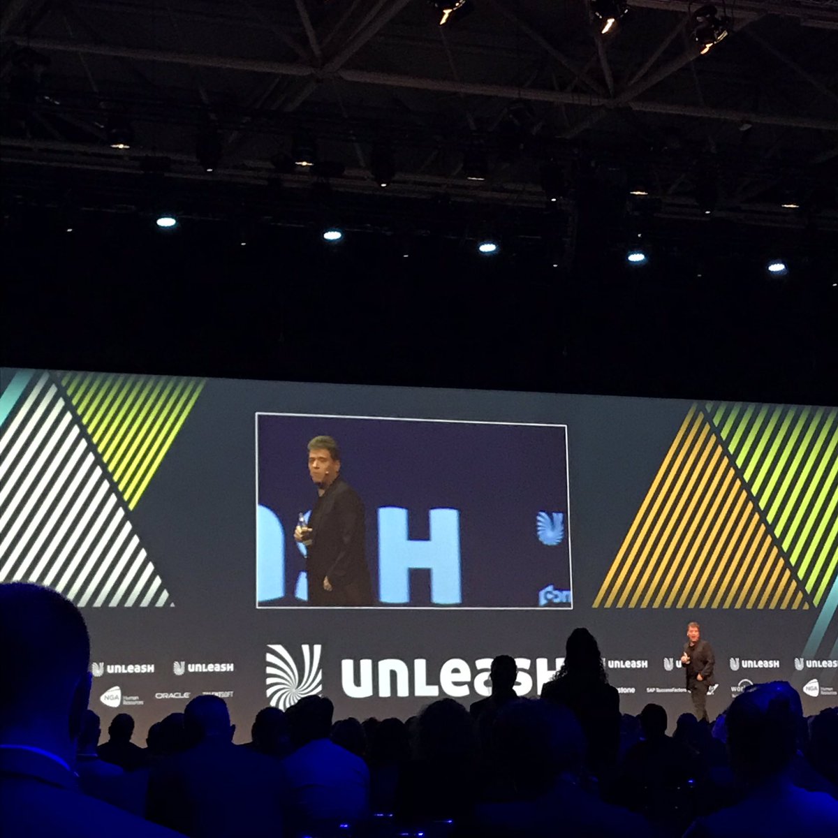 florianbesser's tweet photo. ‘The future is at best very worrying...we have a winner takes all economy’ 

@ajkeen talking about working human in the digital age

#monopoly #digitization #regulation #agency #unleash18 https://t.co/uU7m8SP9YD