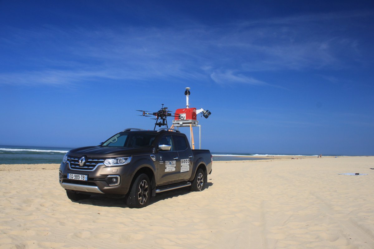 GEOSAT3D's tweet photo. Suivi de l'#érosion du #littoral à la pointe du @capferret : une méthodologie innovante imaginée conjointement avec #GeoNumerics et @telespazio #LiDAR #drone #satellite https://t.co/MkZtLDwcfn 🛰️🌊 https://t.co/lPhCh07yyS