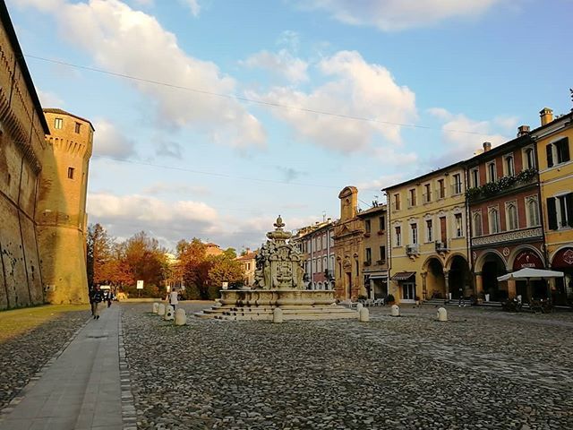 usychan's tweet photo. Buongiorno ☀️❤️
•
•
•
•
•
•
•
•
#cesena #turismoer #ig_forlicesena #hellocesena #volgoforlicesena #volgoemiliaromagna #prettyromagna #cesenaturismo #dafareacesena #dafareinromagna #romagnamia #igersitalia #igersfc https://t.co/FFMpYWCCF2 https://t.co/J3IJ2CQpFj