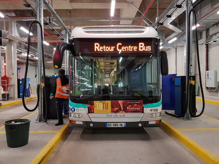 GroupeChronos's tweet image. . @MathieuDunant on oublie que la RATP est l’un des derniers grands employeurs industriels en urbain dense ! Aujourd’hui, les centres bus sont enterrés et on recrée du logement au-dessus cf. Porte d’Orléans
