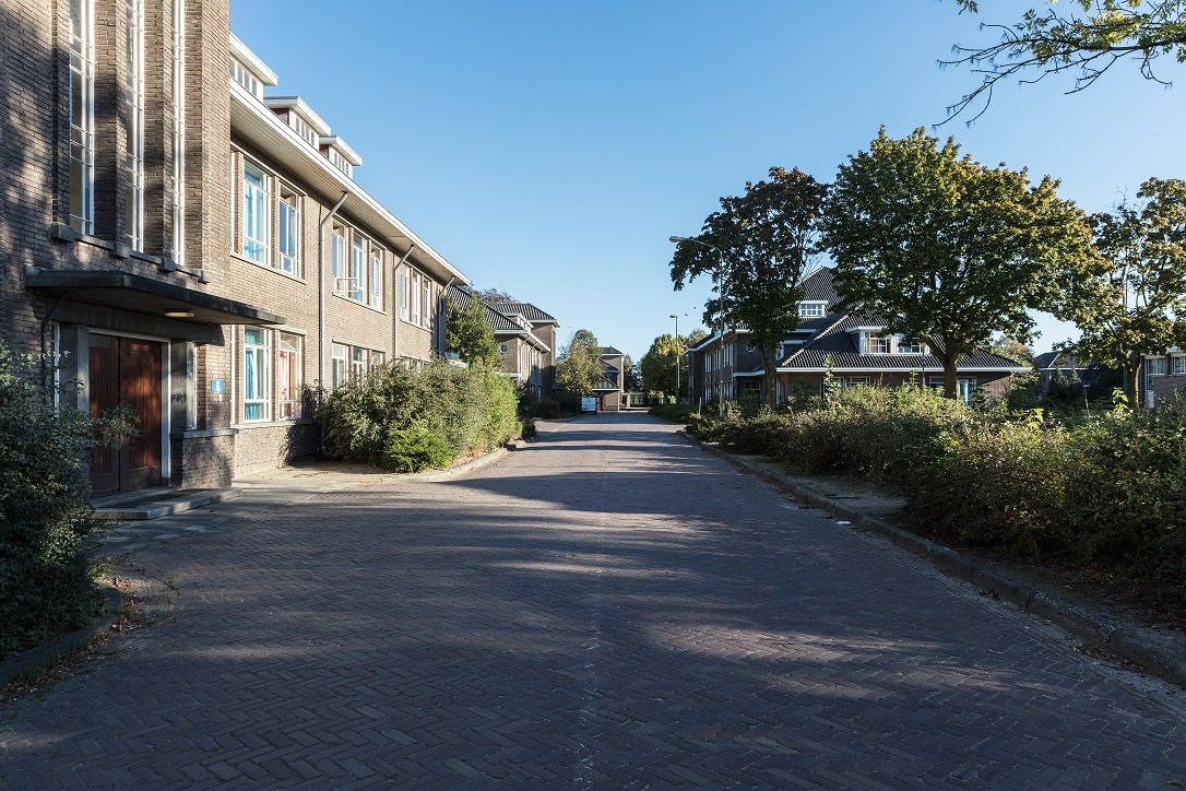 Ben je een veteraan of (ex-)geüniformeerden en lijkt een woonstudio op de Generaal de Bonskazerne je wat? Laat het ons dan weten via info@boei.nl of 03376000660! 

boei.nl/projecten/gene…