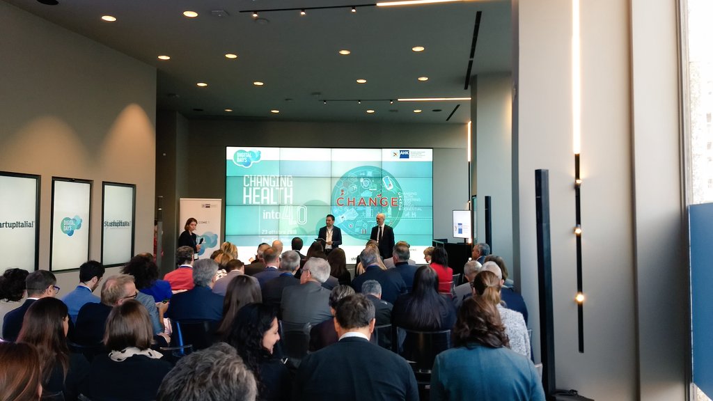 startup_italia's tweet photo. Da grandi potenzialità derivano grandi responsabilità @fabiomoioli e l'#ai a #AHK4health @AHK_Italien https://t.co/dmRctWy6qI