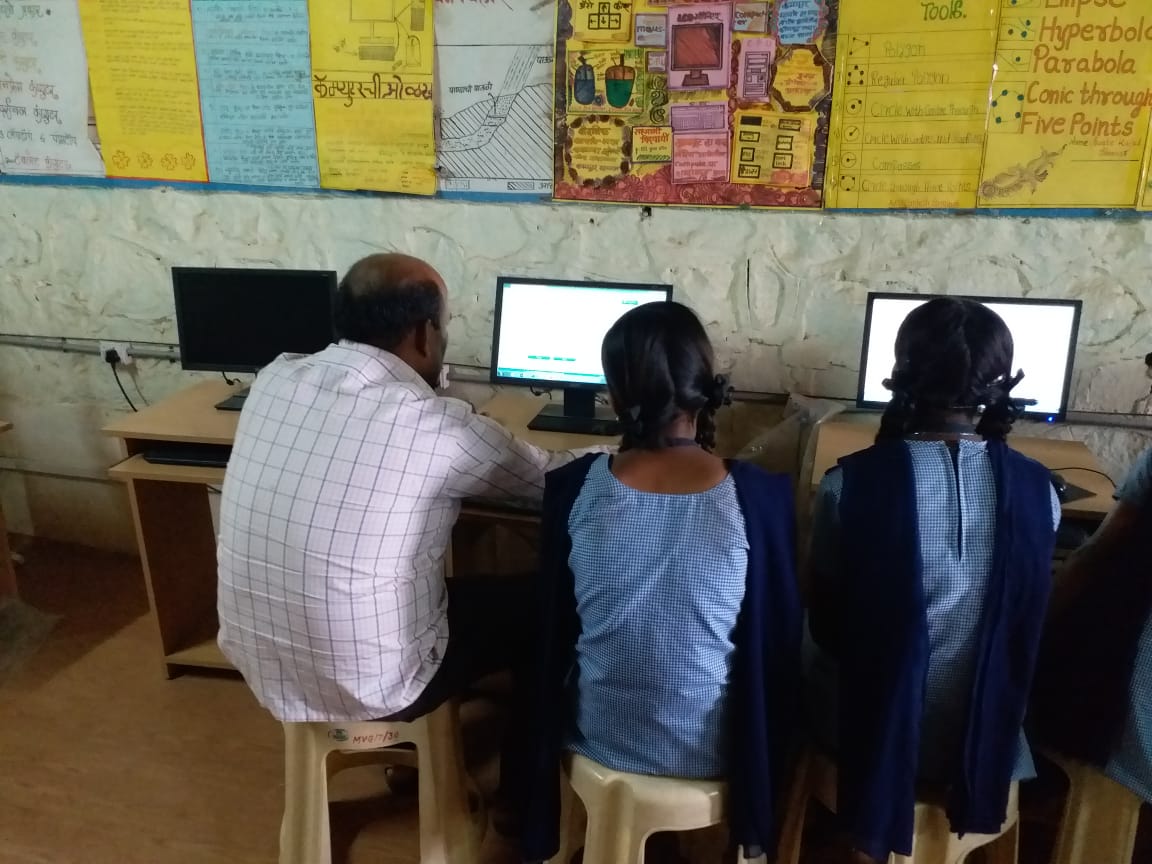 A picture is more than a thousand words.

Students giving online test at Madhyamik Vidyalay, Gunjalwadi, Pune.

#ProjectUtkarsh #MarathiMedium #QuizAcademy