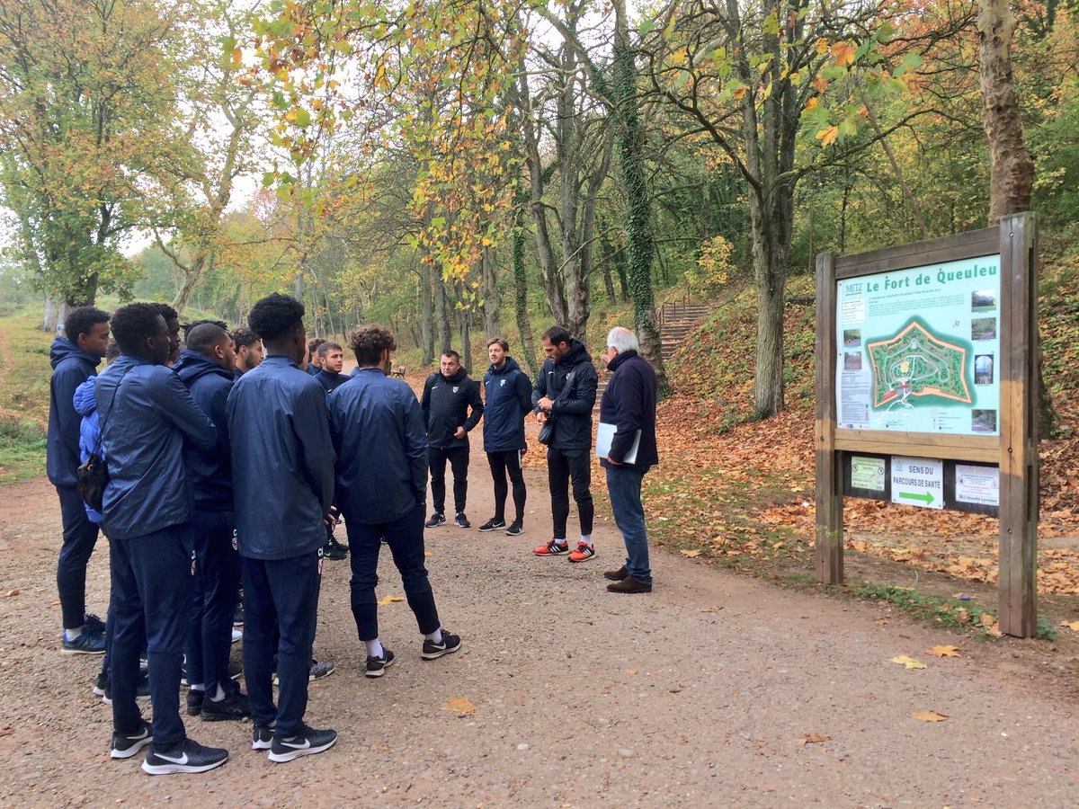 CoachBA57's tweet photo. Notre club a une histoire, notre ville également... visite du #FortDeQueuleu avec le groupe #U16 &amp; #U17 @FCMetz #ProjetCulturel #ProjetEducatif #FormerDesHommes #NeJamaisOublier 🇱🇻💭 https://t.co/HGbSvjV8Wh