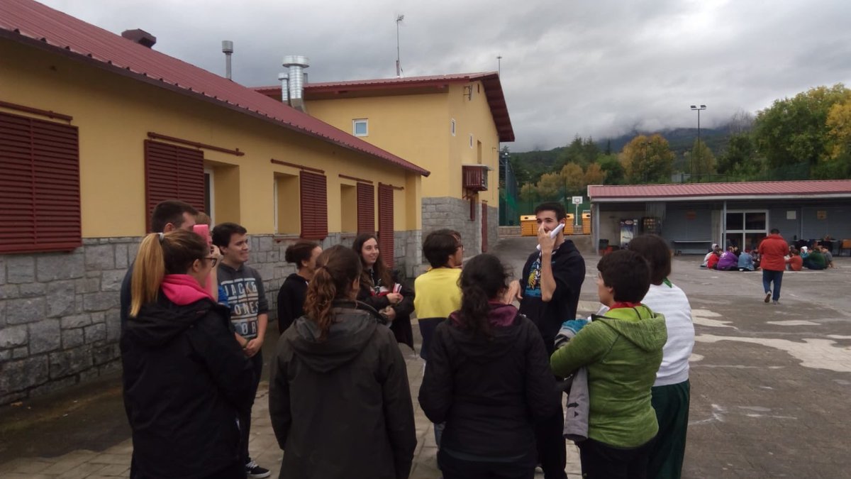 EscuelaSdM's tweet image. ¡Este finde los CMTL han tenido la primera acampada! Hemos trabajado el juego, las técnicas al aire libre y la educación ambiental.
. 
.
.
.
#CMTL #monitoresmolones #findedeformación #cursodemonitoresdeocioytiempolibre #educaciónambiental #airelibre #eljuego