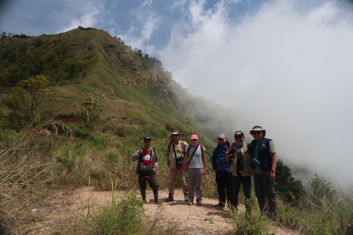 Tia_den_Hartog's tweet image. Fauzi, one of our reseachers is studying the #geothermal resources in Flores Island #geocap #netherlands #Indonesia @UGMYogyakarta @UniUtrecht tinyurl.com/y8cqsnrv