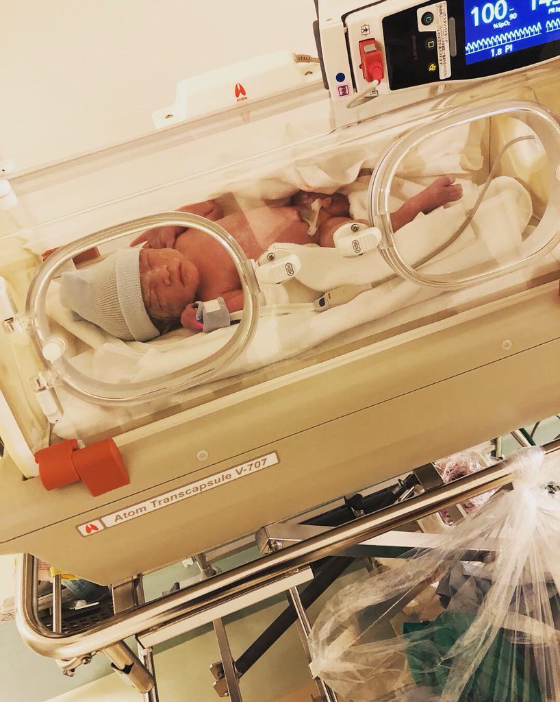 Closer1119's tweet photo. 葵と湊の双子men's無事産まれた👶👶
千裕がんばってくれてありがとう🤗
家族4人でこれから頑張るぞー⤴︎⤴︎
#千裕#拓海#葵#湊#4人家族#双子 https://t.co/unKgR1WUou