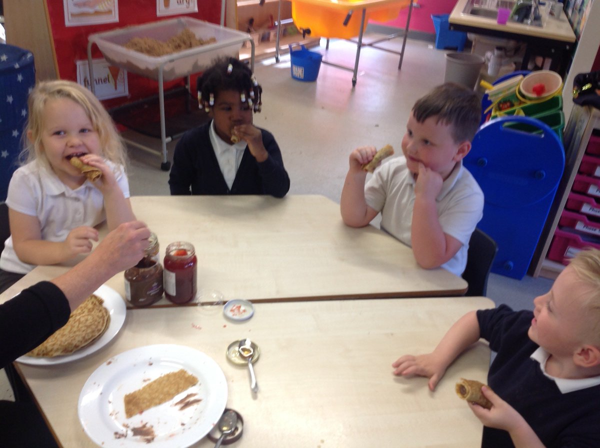 QRA_2026Y5's tweet image. FS2 children enjoyed their marble jar treat of Pancakes, chocolate, jam and honey last Friday! Well done for everyone working so hard to fill the marble jar. Remember to keep on green to take part in our marble jar treat. #goodlearning