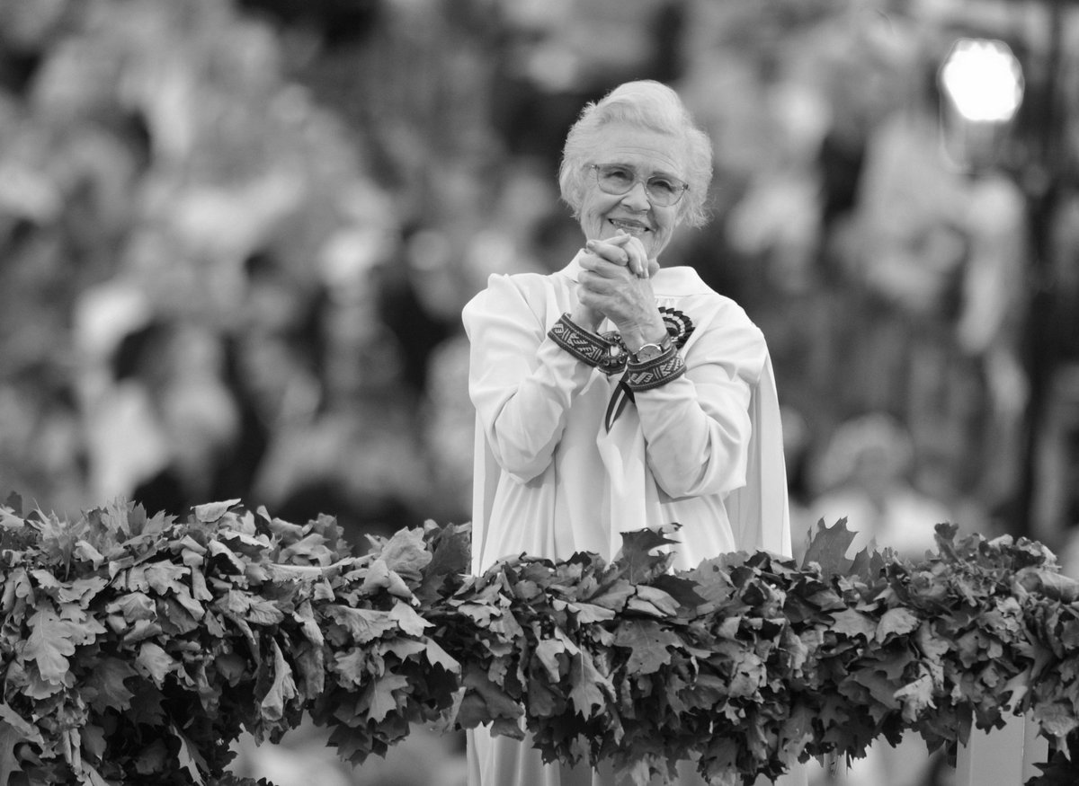 Mūžībā devusies kordiriģente, pedagoģe, aktīva Latgales reģiona mūzikas dzīves veicinātāja, Dziesmu un deju svētku Goda virsdiriģente Terēzija Broka. 
Viņu atcerēsimies kā cilvēku ar īpašu dvēseles starojumu, sirsnīgu un labestīgu. 
Paldies par nozīmīgo devumu mūža garumā.