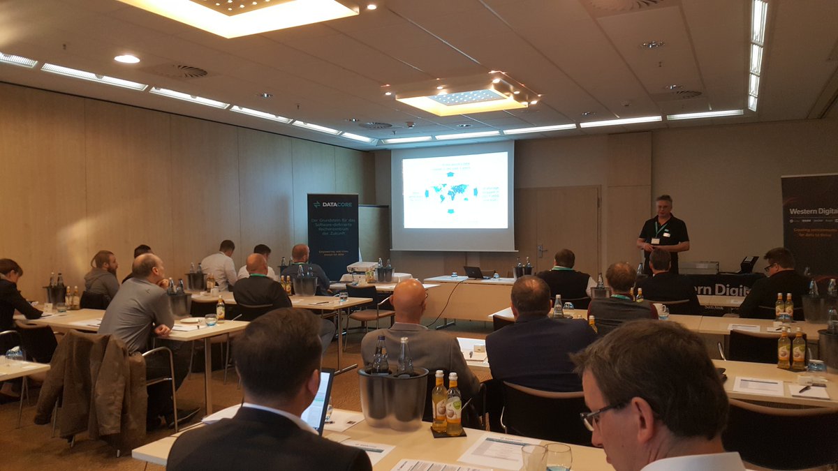 "Do it yourself" im Rechenzentrum mit @WesternDigiDC heute auf der <a href="/DataCore/">DataCore Software</a> Partner Roadshow in FFM. Letzter Stop ist Leipzig am 25.10. - jetzt noch anmelden: bit.ly/2OGtLrL #SoftwareDefinedStorage