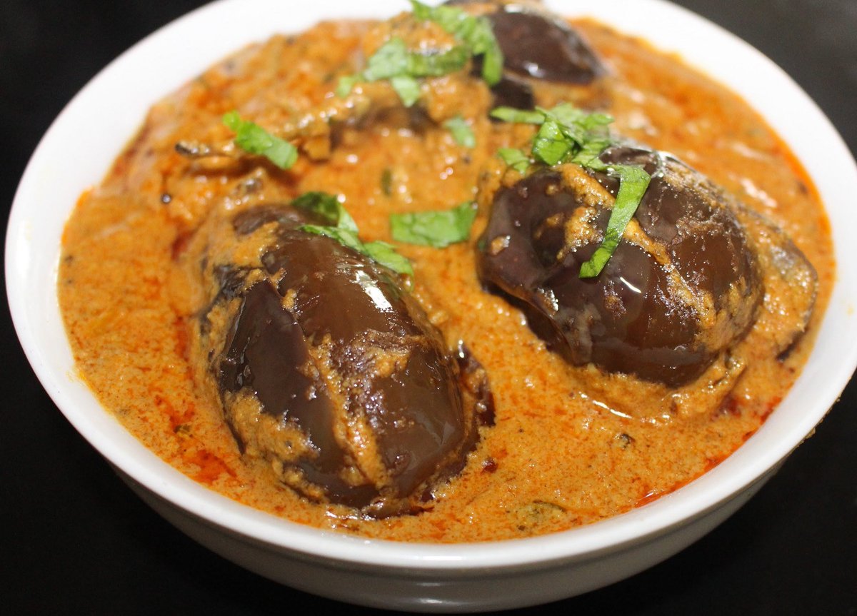 KitchensSubham's tweet photo. #subhamkitchens #brinjalmasala #guthivankaya #brinjallovers #foodies #food #loveonfood #grabcurry #rotis #rice #trynew #aroma #ingredients #lovetaste #subham #hyderabad https://t.co/viPGxhI4zN