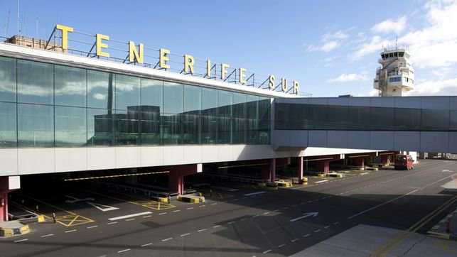 atlantico_hoy's tweet photo. #ISLAS_AH |
El Aeropuerto Reina Sofía, 40 años conectándonos con el resto del mundo
#aniversario #aeropuerto #sur @aena @CabildoTenerife @granadillaabona @fomentogob
https://t.co/Vd8Z2mPBRY https://t.co/U2oAK17b9Q