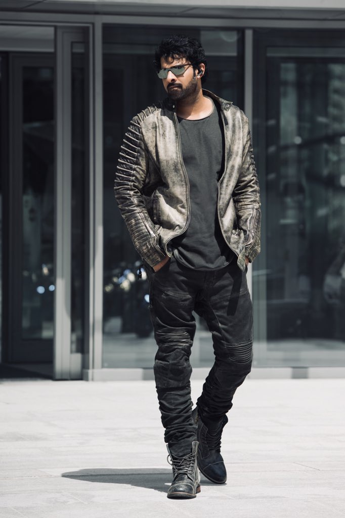 anilkumar00117's tweet photo. RT @TrendsPrabhas: Looks like the Patent right of the word CUTOUT is owned by this macho hunk of Indian Cinema, one &amp; only RebelStar PRABHAS! 
#HappyBirthdayPrabhas https://t.co/0n5VpWuWn4