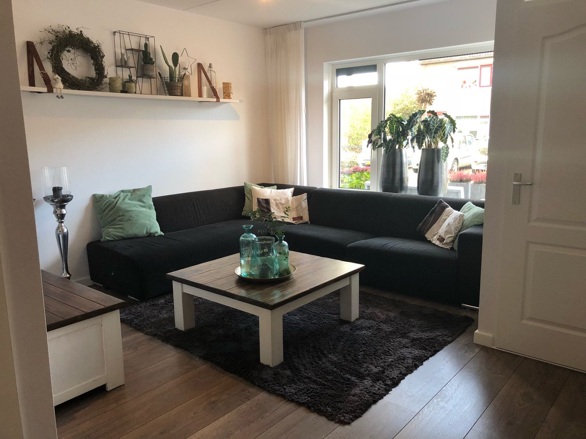 TE KOOP!! 

Vanaf vandaag is deze instapklare woning te koop!! 

Adres:
Houthakkersweg 3 in Wezep

Ben jij of ken jij iemand die interesse heeft neem dan contact met ons op!

Léon Leeraar
06-53155252

Annet Hulleman
06-24474095