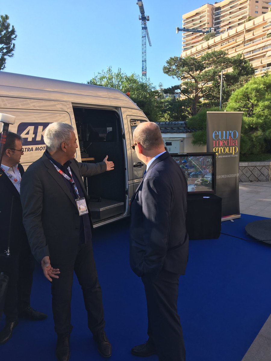 RFBYEUROMEDIA's tweet photo. Ce matin visite princière au @sportelmonaco : S.A.S. le Prince de Monaco @palaismonaco a honoré #EuroMediaGroup de sa présence sur le stand de @Superloupe DVS et a évoqué une fois de plus sa grande passion du sport. https://t.co/zk3e96xQLR