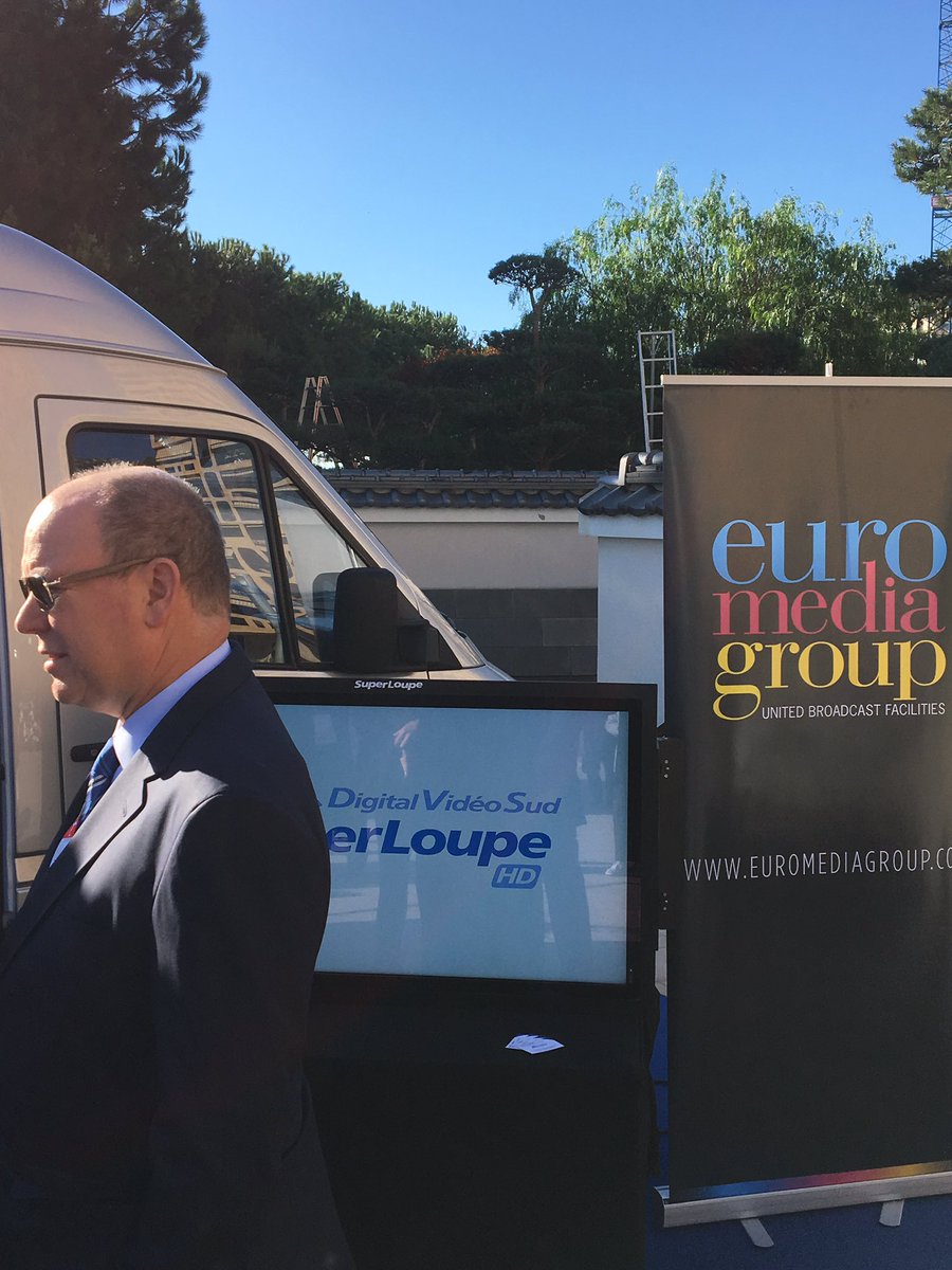RFBYEUROMEDIA's tweet photo. Ce matin visite princière au @sportelmonaco : S.A.S. le Prince de Monaco @palaismonaco a honoré #EuroMediaGroup de sa présence sur le stand de @Superloupe DVS et a évoqué une fois de plus sa grande passion du sport. https://t.co/zk3e96xQLR