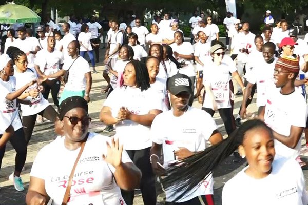 benintvsrtb's tweet photo. La course rose contre le cancer de #sein de @OASIS_Benin https://t.co/spxUjOMCLQ #BPINKPROJECT18 #laCourseRose #OctobreRose https://t.co/el8Jv3QWmG