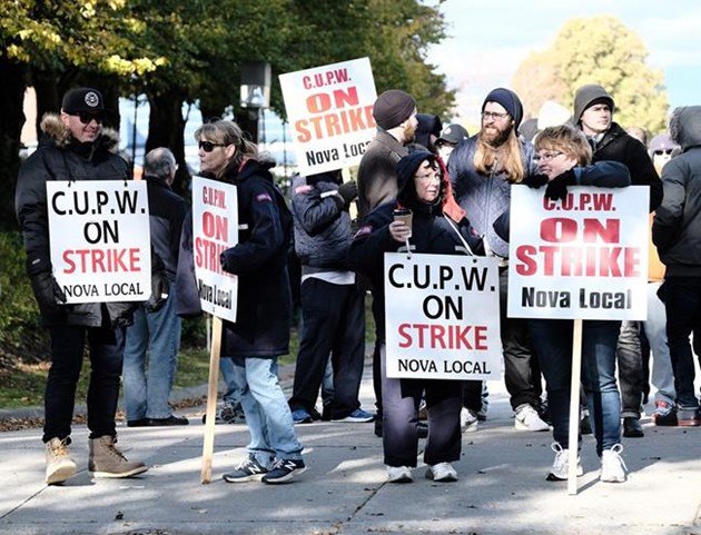 Small businesses call for quick end to rotating strikes at Canada Post: bit.ly/2R8TyWh https://t.co/8TDlCxvckl