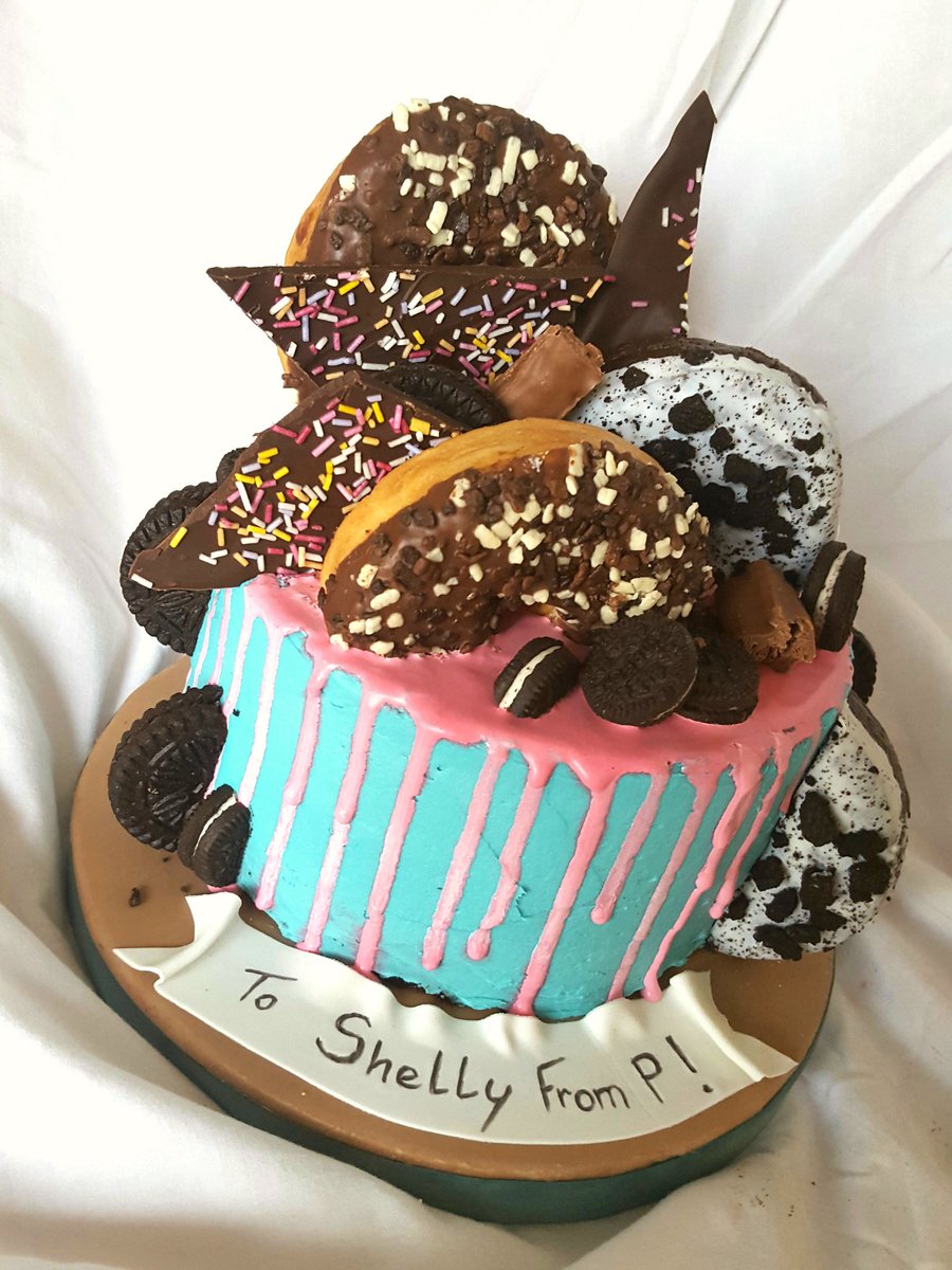 Who likes Donuts and Oreos ?🎂🍪🍩 <a href="/Louthchat/">#LouthChat</a> <a href="/louthhour/">LouthHour</a> #louthchat #louthhour #irishbiz #Donuts #oreo