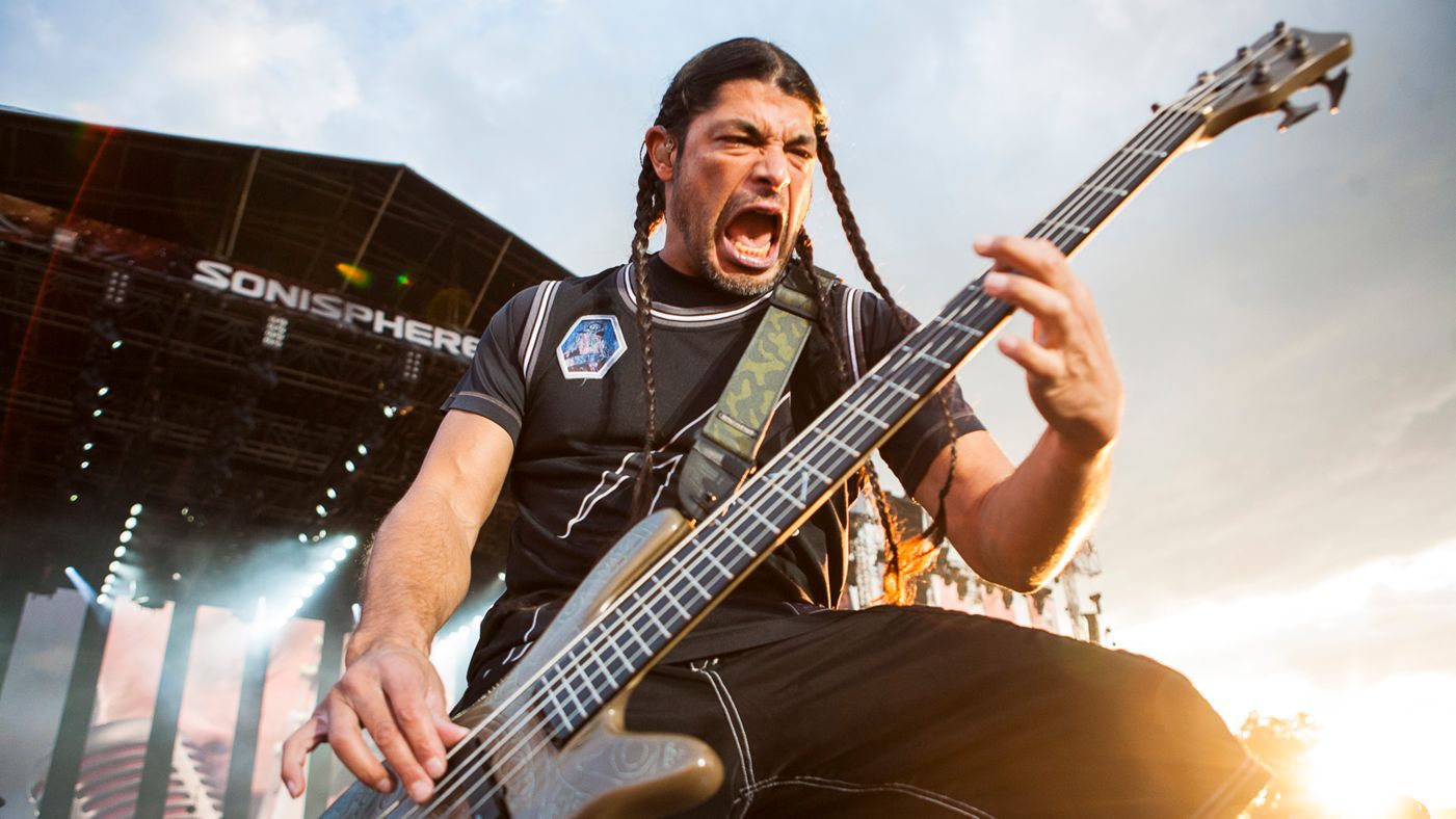 Happy birthday to Robert Trujillo of Metallica, Ozzy Osbourne, BLS, Infectious Grooves and Suicidal Tendencies. 