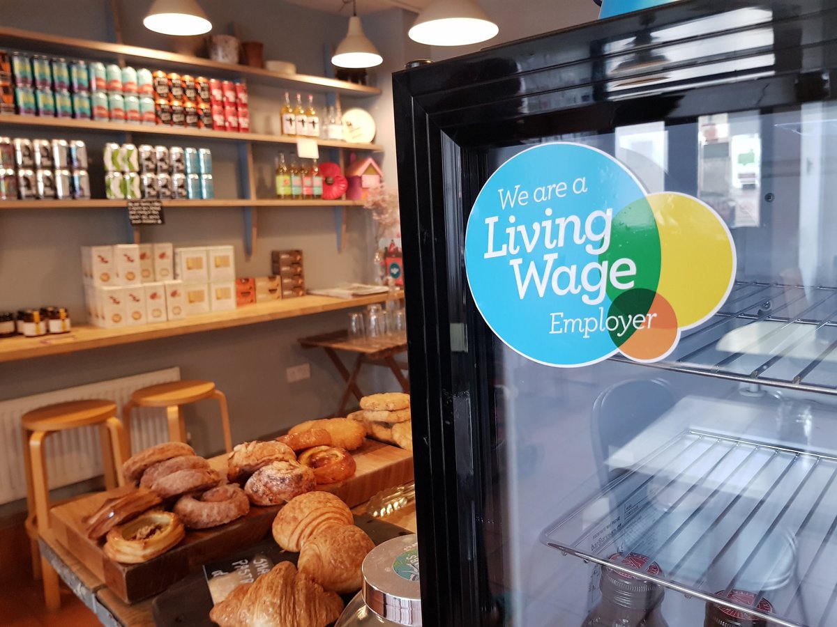 Jayacintha's tweet photo. I love seeing this sign when I buy my morning coffee! I'd love to see more in E17! #londonlivingwage #frothandrind #e17 #wfcitizens https://t.co/horozKHkH5