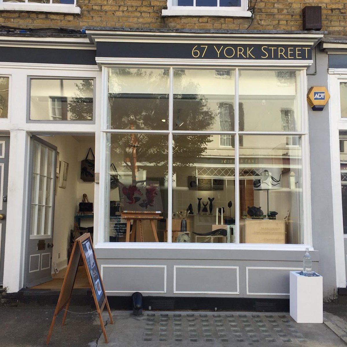 #CLAY/#LEATHER/#METAL/#STONE/#WOOD with @IcasticaStudio @NbbyNg @BertramWhitford @jcairnsceramics @BennetMale now open at @67yorkstreet all week! #marylebone #londonmakers #interiordesign #handcraftedgoods #marylebone 
ow.ly/4OJF50jrFFC