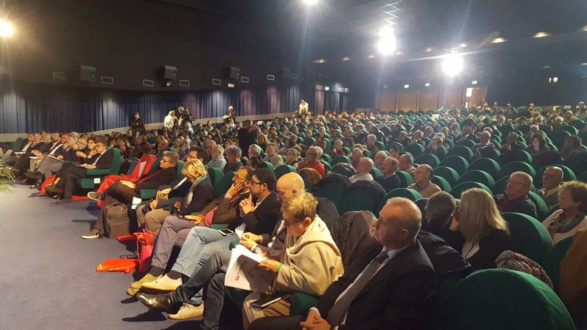 CgilFerrara's tweet photo. Al via il XIX Congresso provinciale della #Cgil di #Ferrara con la relazione del segretario generale uscente Cristiano Zagatti #Illavoroe https://t.co/NcFMUTijZq