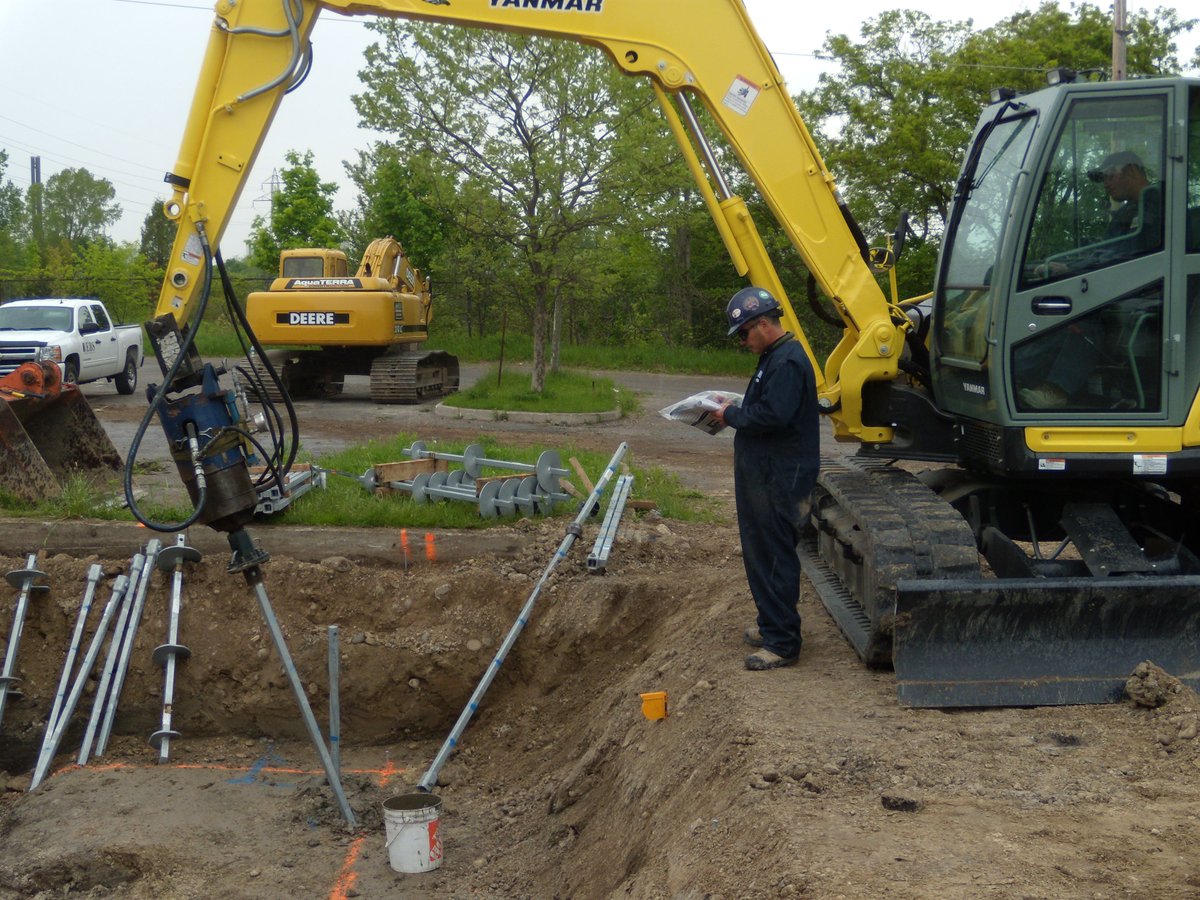 The helices don’t auger the soil but rather screw into it with minimal disruption. The helical plates rest in the piles’ first section, referred to as the “lead” or “starter” section. Read blog: hubs.ly/H0dLwLM0