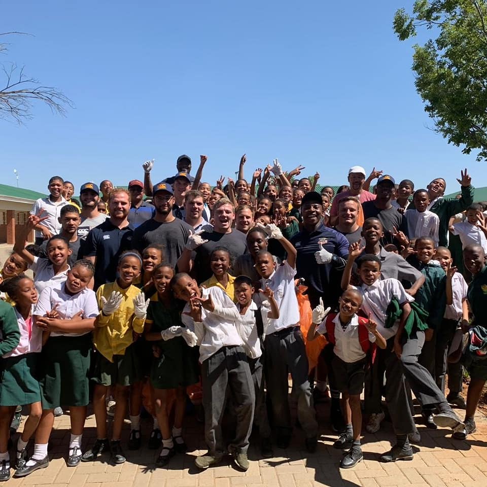 CheetahsRugby's tweet photo. @CheetahsRugby had a Clean-Up program at the Heidedal community, in support for Miss Earth SA 2018, Margo Fargo.

#wastestopswithme
#MargoFargo
#MissEarth2018
#MissEarthSouthAfrica2018
#FillUpToyotaStadium

@missearth_sa https://t.co/mQXROYNAAy