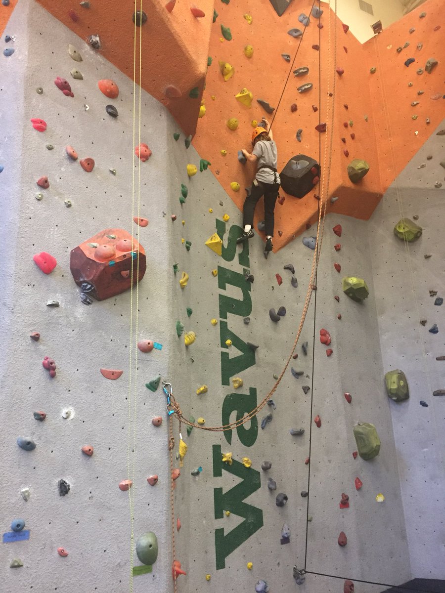 squad6_OOB's tweet photo. Indoor climbing! #oobschools #kieve https://t.co/5lE9AzS91g