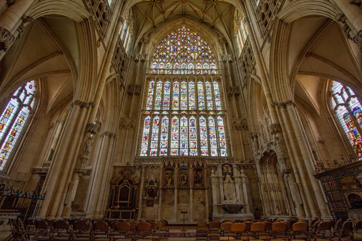 York_Minster's tweet image. 📆 A decade behind 16 miles of scaffold

😮 Largest expanse of medieval glass in the UK

🕔 Up to 180,000 hours conserving 311 panels

🤘UK 1st to use specialist protective UV-resistant glass

Remember to take in the newly-restored Great East Window during your visit  #OnlyInYork