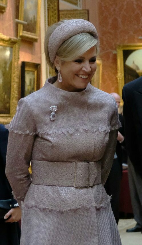 kateandwillian's tweet photo. A beautiful taste of A queen for a future Queen 😍👏
I like it 👇💖👑
#NetherlandsStateVisit 
#DuchessofCambridge 
#StyleIconic
#Queen 
#ThefutureQueen 
#DuchessCatherine https://t.co/MgpNMvCHeU