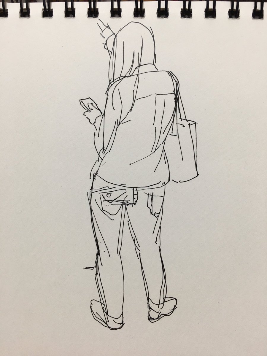電車スケッチ
秋服楽しいなー 