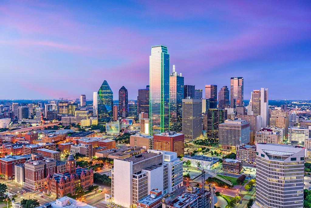 bethmoore312's tweet photo. This week I'm in the Big D! #DFW has more than 1.8 million sq. ft. of #coworking space open, with nearly 400,000 sq. ft. of #coworking space coming online just in the past year. #DFWFlexTour #Agile https://t.co/in73HjLH4i