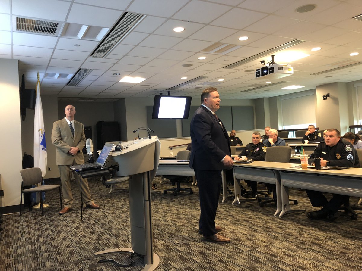 CWexlerPERF's tweet photo. In Cambridge, MA today working with @CambridgePolice, @MITPolice &amp; @HarvardU_Police on ICAT training and how to safely defuse many types of critical incidents. Thanks to Chief @BranvilleBard for hosting us. https://t.co/K4v0l00iqz https://t.co/xQhzsnZ5rG
