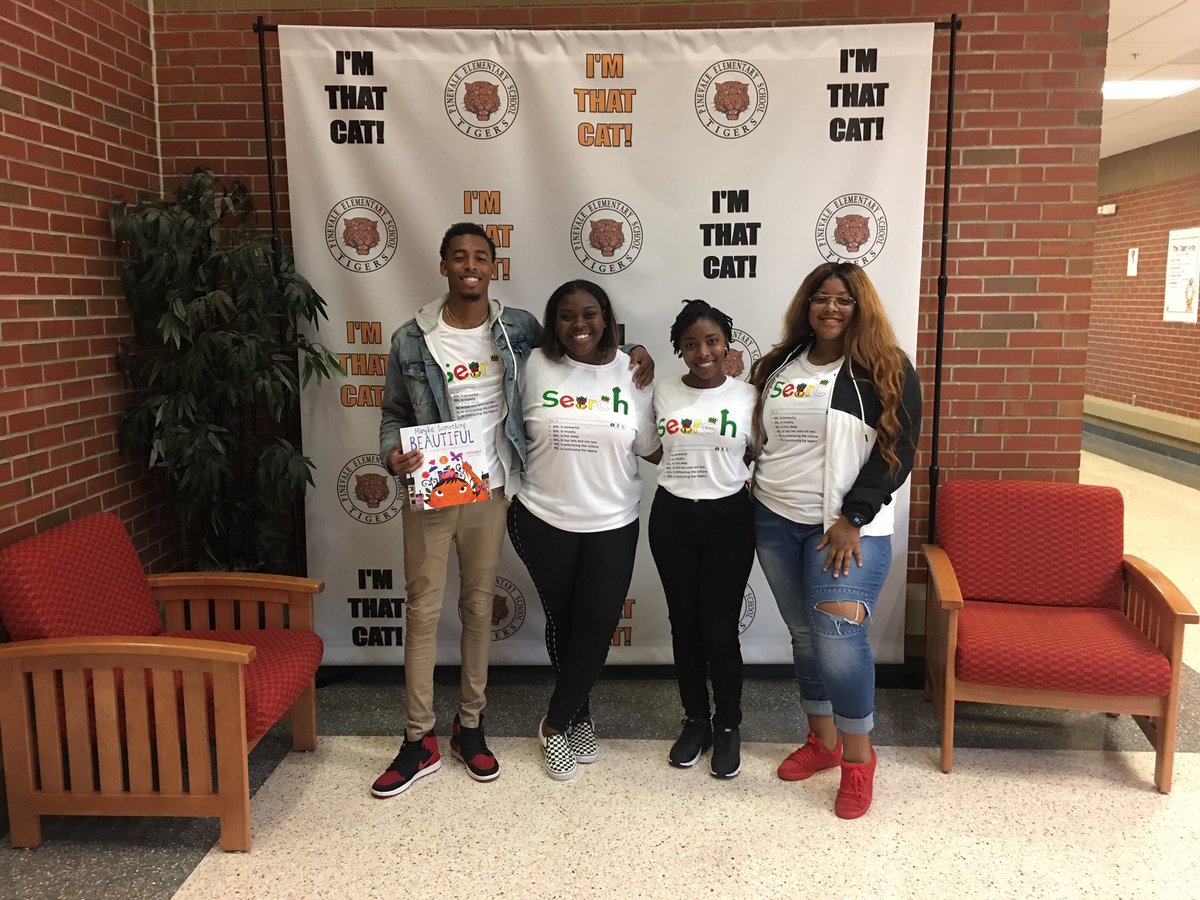 VSU_BSL's tweet photo. A few of our members reading at Pinevale Elementary this morning #BSLTUESDAY #SearchUs https://t.co/xGMKR06d3N