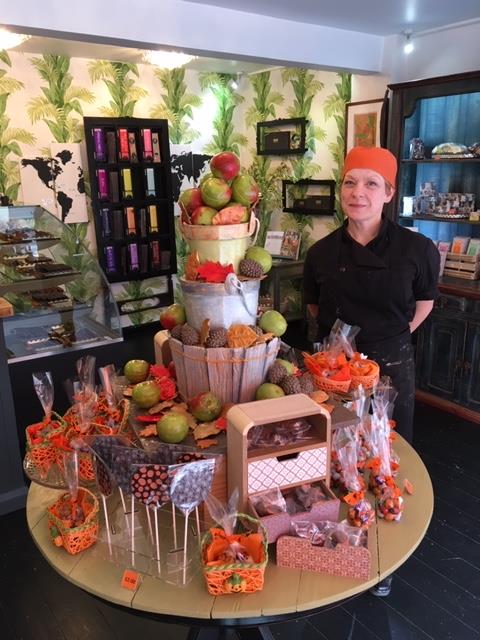 New Autumn #chocolate sculpture by Zoe Haynes <a href="/TutuDelicious/">Tutu Delicious</a> @KeylinkLtd <a href="/ClassicFineFood/">Classic Fine Foods UK 🇬🇧</a> @Callebaut_UKIE