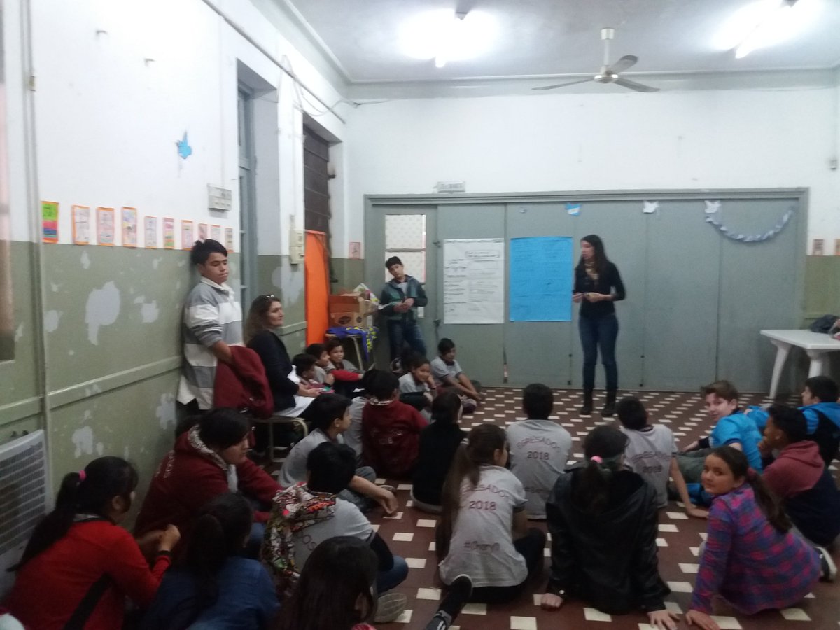 YaelFariass's tweet photo. Hermosa jornada #articulación #ep8merlo #eesnro32merlo #egresados2018 #primariasecundaria #tic #6toa #6tob @gra_enriques https://t.co/Uj4r7WYQGN