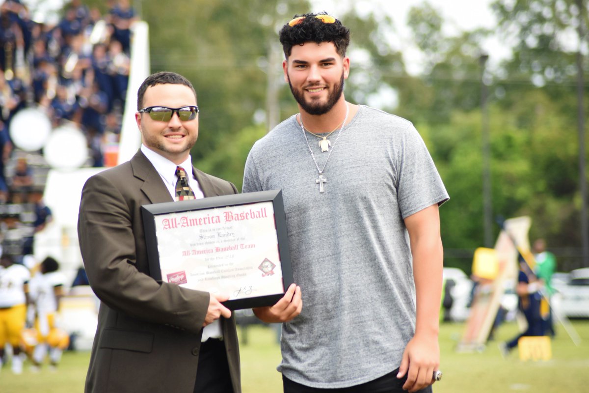 PRCCAthletics's tweet photo. It's always good to see Simon "Meaux" Landry (@Molandry) back on campus. PRCC AD Jeff Long (@PRCC_AD) presented the #Dodgers prospect w/ his @RawlingsSports/@ABCA1945 All-American plaque on Saturday! #RRR🐾 https://t.co/6ukPH24PBv