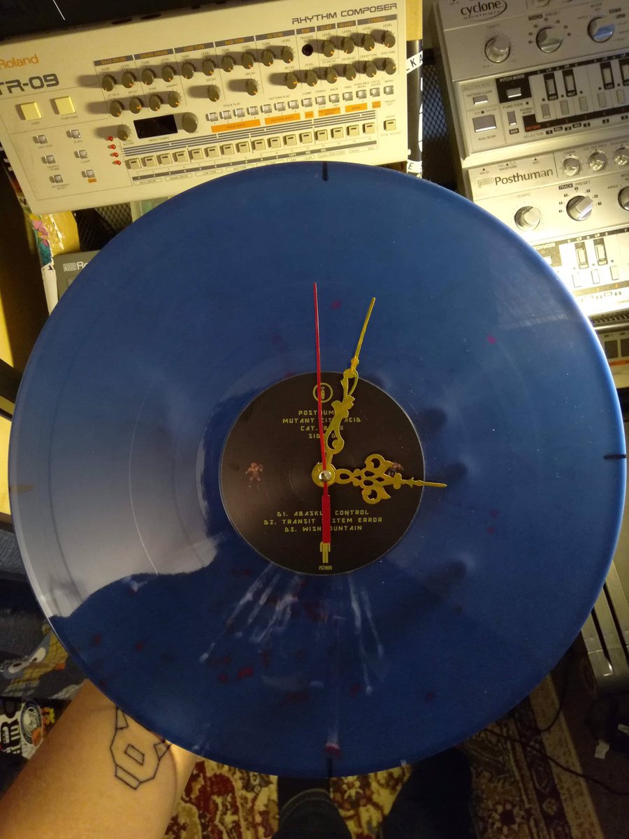 . @posthuman’s new album Mutant City Acid has been made into a clock by the @mobineko pressing plant. There was only one time it had to be set @303OClock !