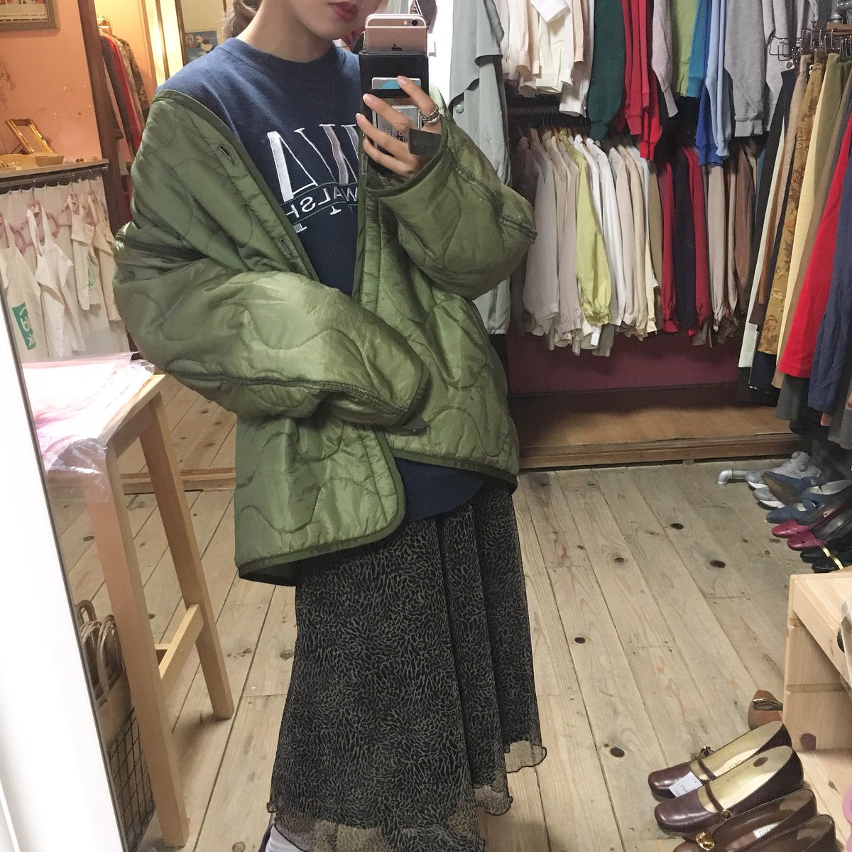 spia_s___ae's tweet photo. new ♡♡♡
↪︎ スウェット入荷
.
ゆるっと、だぼっとな
サイズ感がさらに華奢に
魅せてくれます…♡
首元があいてるものは、
ワンショル風に着こなすのも💯
是非店頭でご覧ください！
.
.
#spia #used #中崎町
#古着屋 #レディース https://t.co/2kauBntthO