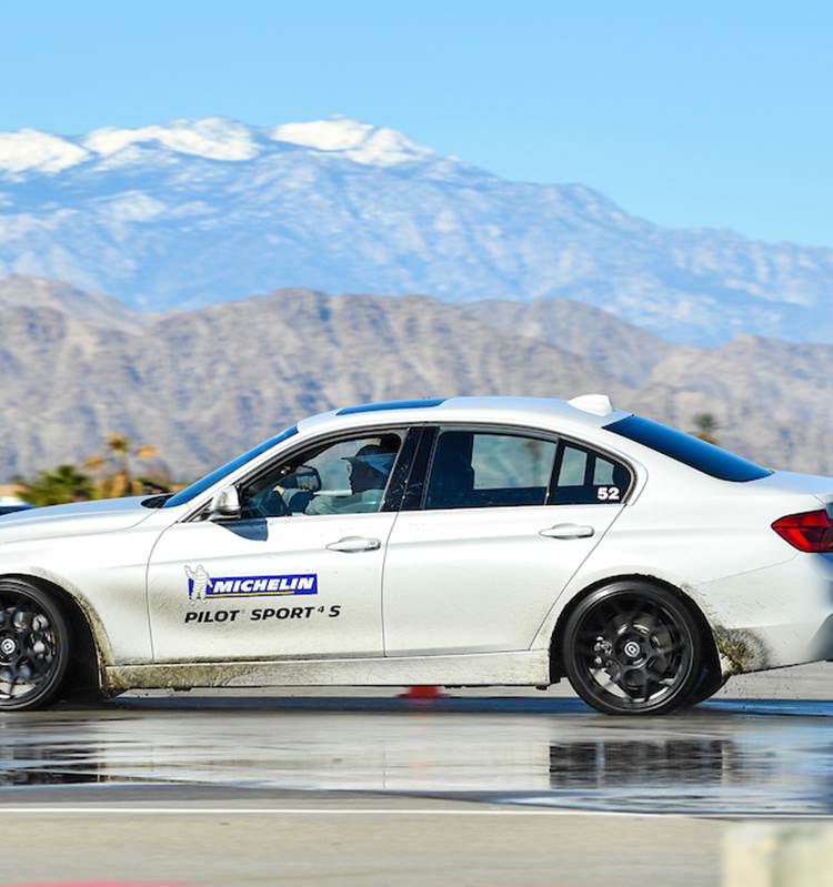 “#AI has many varied uses in the #tire industry: product conception, predictive maintenance in prod. sites, optimized products, connected offers...” Gilles Colas des Francs, resp. for Artificial Intelligence Roadmap for Michelin #VehicleoftheFuture <a href="/ClermontFd/">Clermont-Ferrand</a>  <a href="/auvergnerhalpes/">Auvergne-Rhône-Alpes</a>
