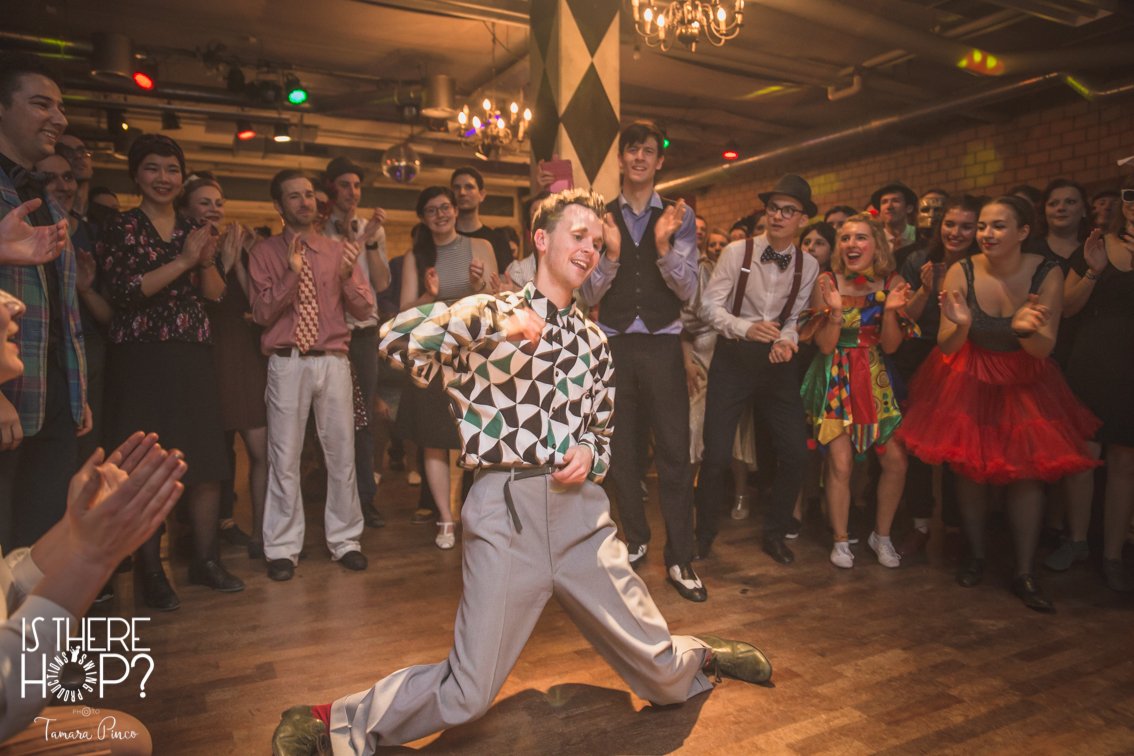SwingProduction's tweet photo. #IsThereHop? News
We are happy to welcome Mimmi & Fredrik to our little Swiss #LindyHopFestival in 2019.
https://t.co/1grBfpIpqU https://t.co/Yogq9ZMxcy