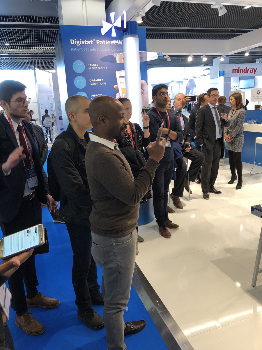 Aidan_Baron's tweet photo. Meta Twitter
Photo of @iceman_ex whilst he periscopes @avkwong scanning 

#LIVES2018 https://t.co/aWzWdtUcm7