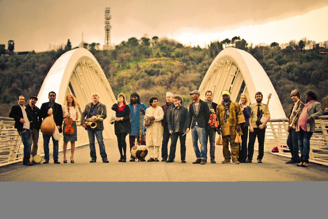 Ah! Se il mondo fosse come l'#Orchestra @piazzavittorio!
#musicisti da dieci paesi e nove lingue diverse insieme per <a href="/CreuzadeMa1/">Festival CreuzaDeMà</a> Dom,1 NOV, 21.30 Auditorium Conservatorio #Cagliari 
Le loro varietate #culture in una sola lingua: la musica 🎶🌍❤
#sardegnafilmcommission #creuza18