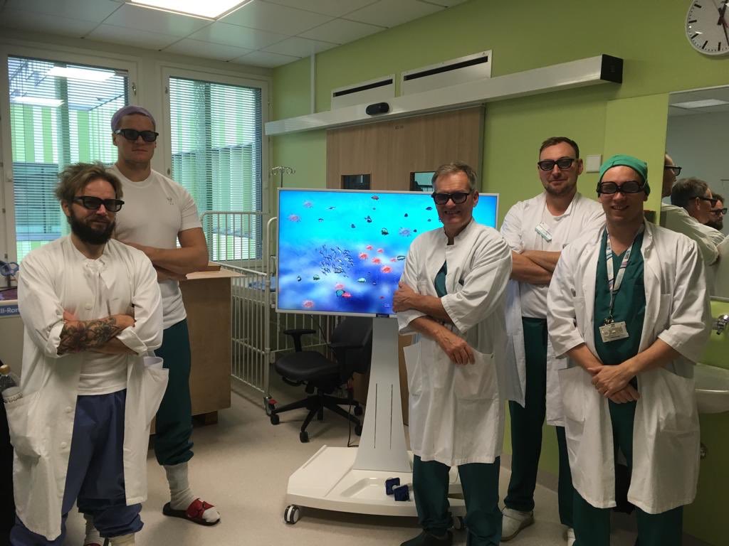 amazingint's tweet photo. Thanks to the Staff at Burns Centre, Jorvi Hospital Finland. Here they are with our 3D V-Pod System. The system is designed to help their patients cope with anxiety during painful procedures. @HUS_uutisoi https://t.co/mCp6i68p9t